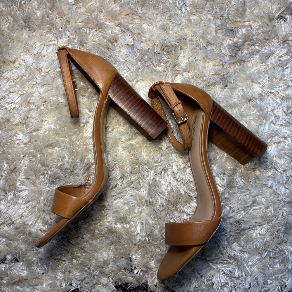 Size 6 Aldo Block Heel Sandals - Picture 4 of 6